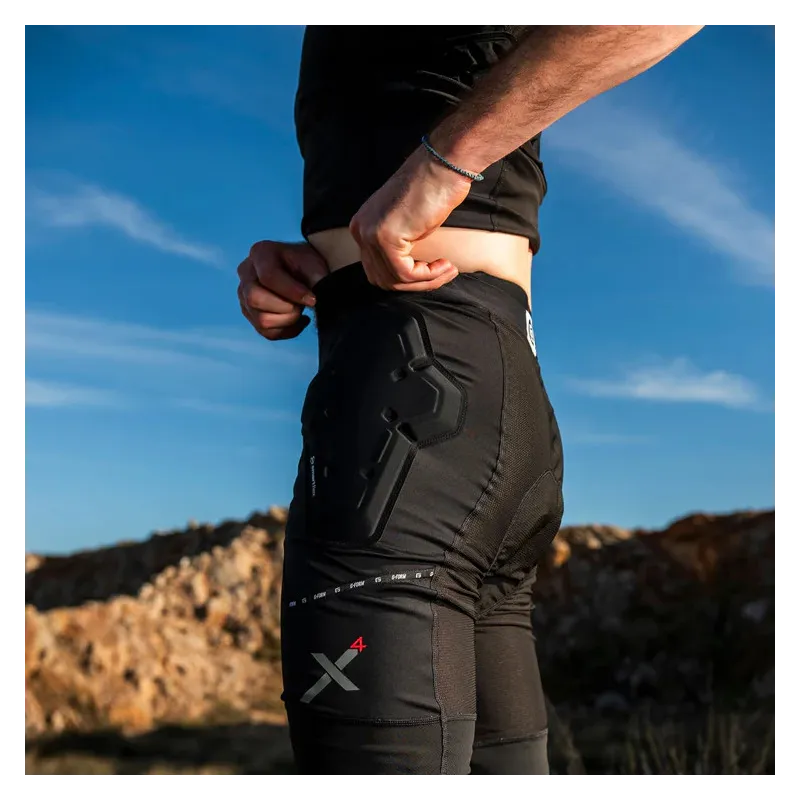 Kaufen G-Form Pro-X4 Shorts Men auf Europas Sickest Skate Shop 
