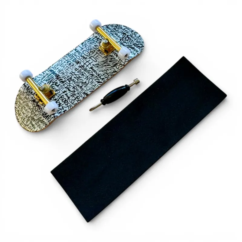 Kaufen Custom Pro Born Words 34mm Fingerboard Complete auf Europas Sickest Skate Shop