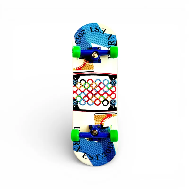 Kaufen Custom Strat Born Olympic 32mm Fingerboard Complete auf Europas Sickest Skate Shop