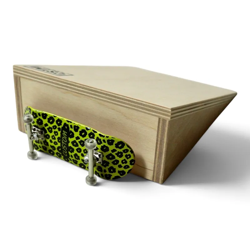 CSTM RAMPS Kicker Large