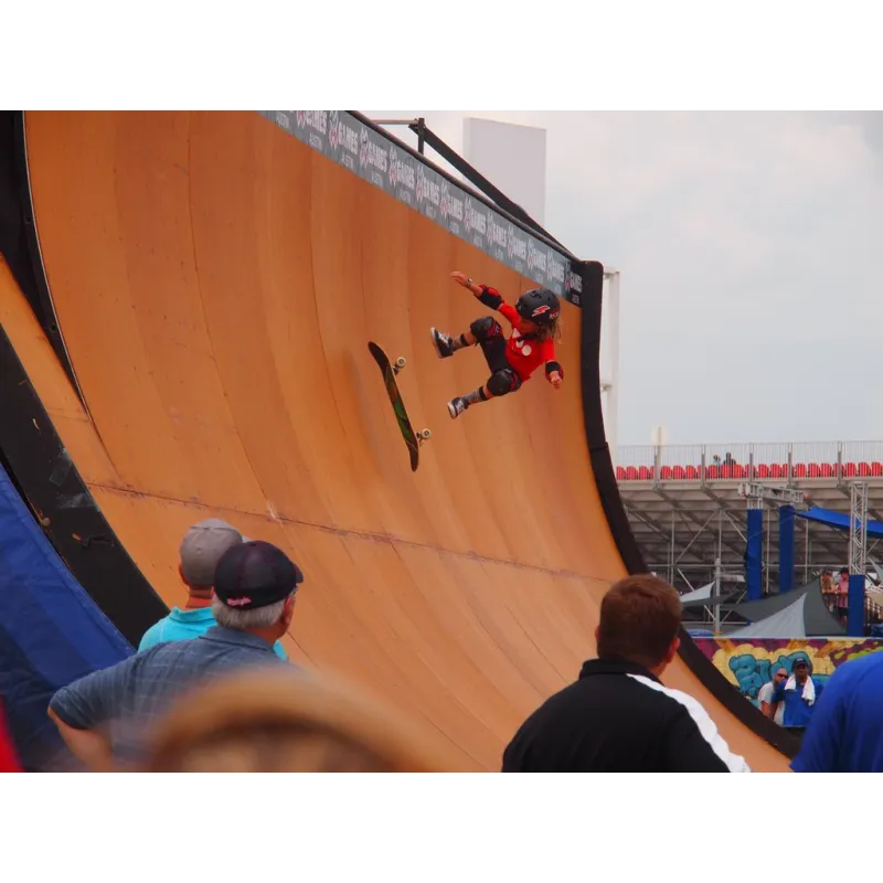 Triple Eight Little Tricky Casco
